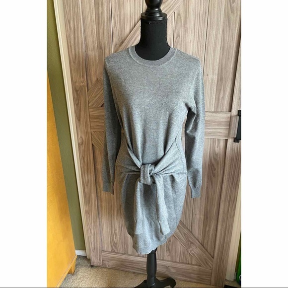 Romeo + Juliet Couture Grey Sweater Dress NWT - Picture 1 of 8